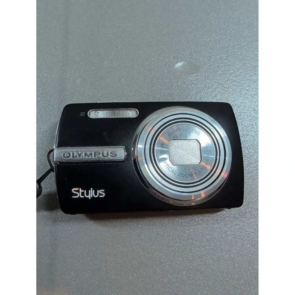 Olympus Stylus 840 8.0MP Digital Camera Black 5x Optical Zoom Kit with Case - Picture 7 of 14